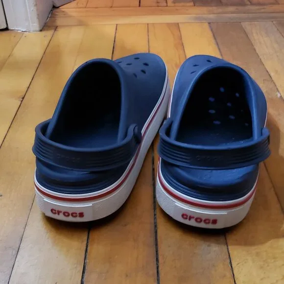 EUC Unisex Crocs - Picture 2 of 8